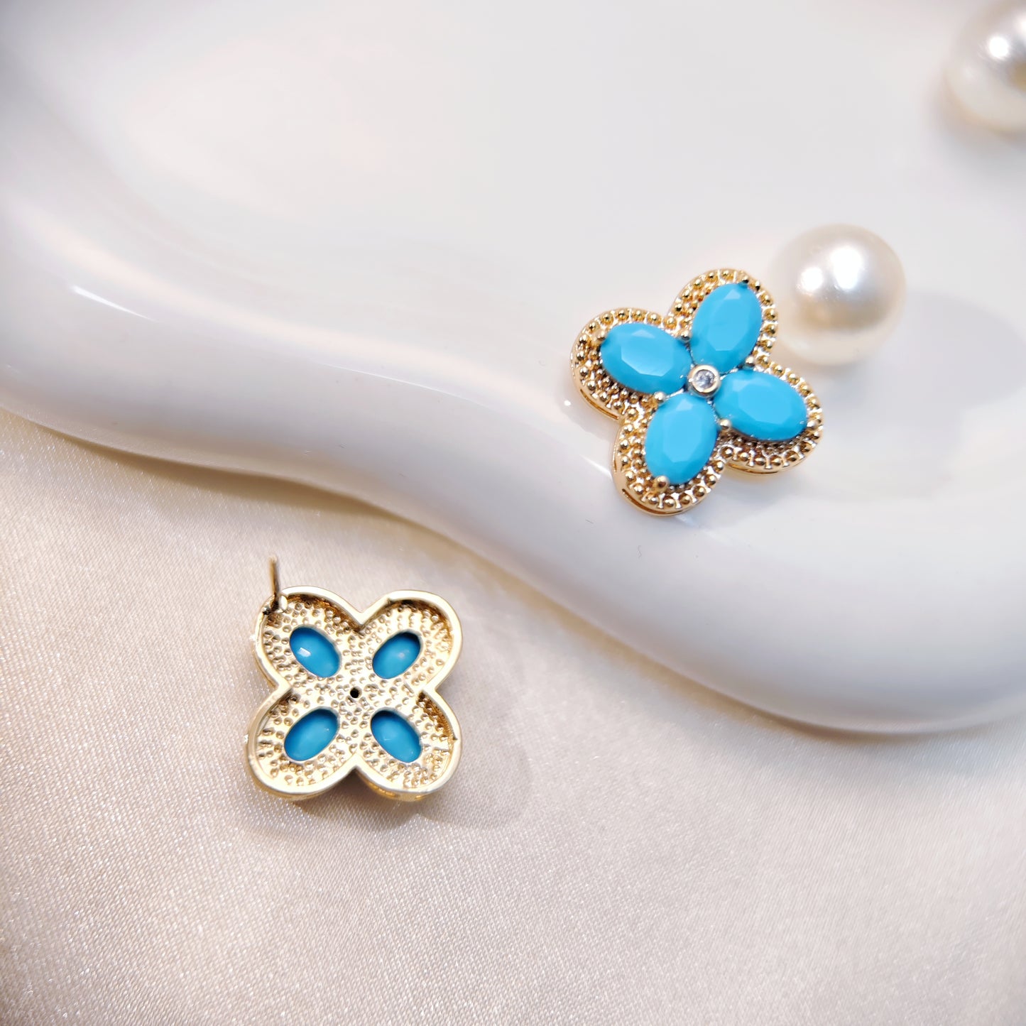The Aqua Blossom